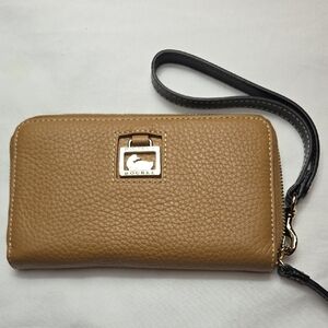 DOONEY BOURKE NEW Natural Pebble Leather WRISTLET WALLET Red And Black Interior